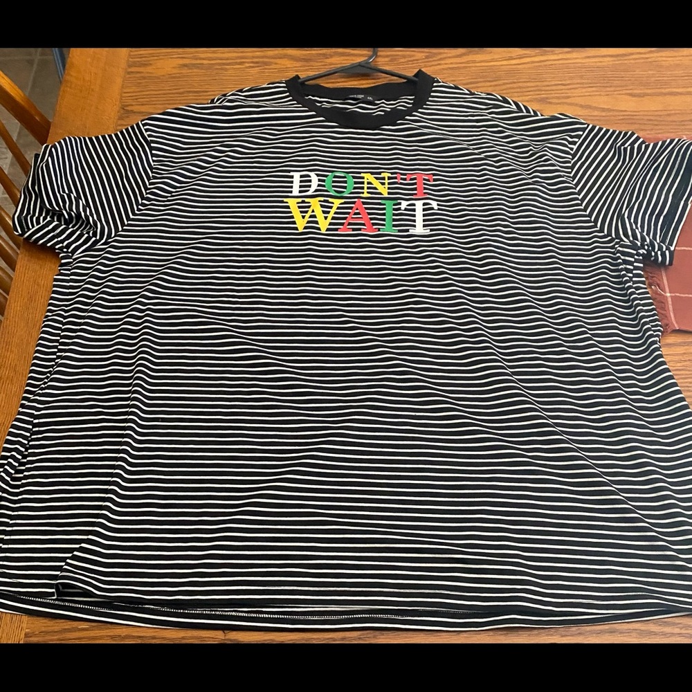 Shein Strip Black and white graphic t shirt - Picture 3 of 6